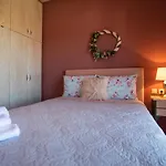 Alkithea, Cozy With Amazing Sea View *
